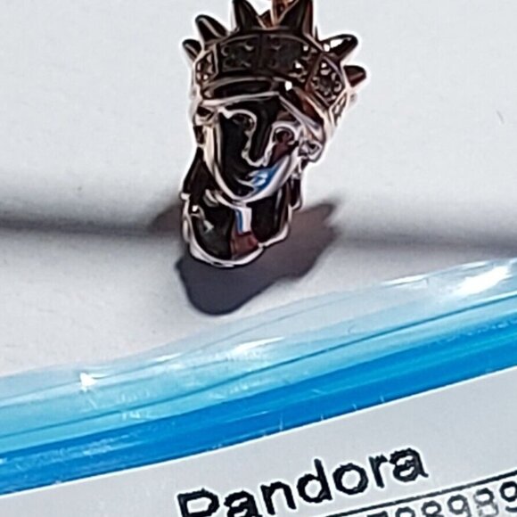 Pandora *RETIRED* Rose ™ Statue of Liberty Dangle Travel Charm w/cz's 788989C01 - Picture 4 of 14